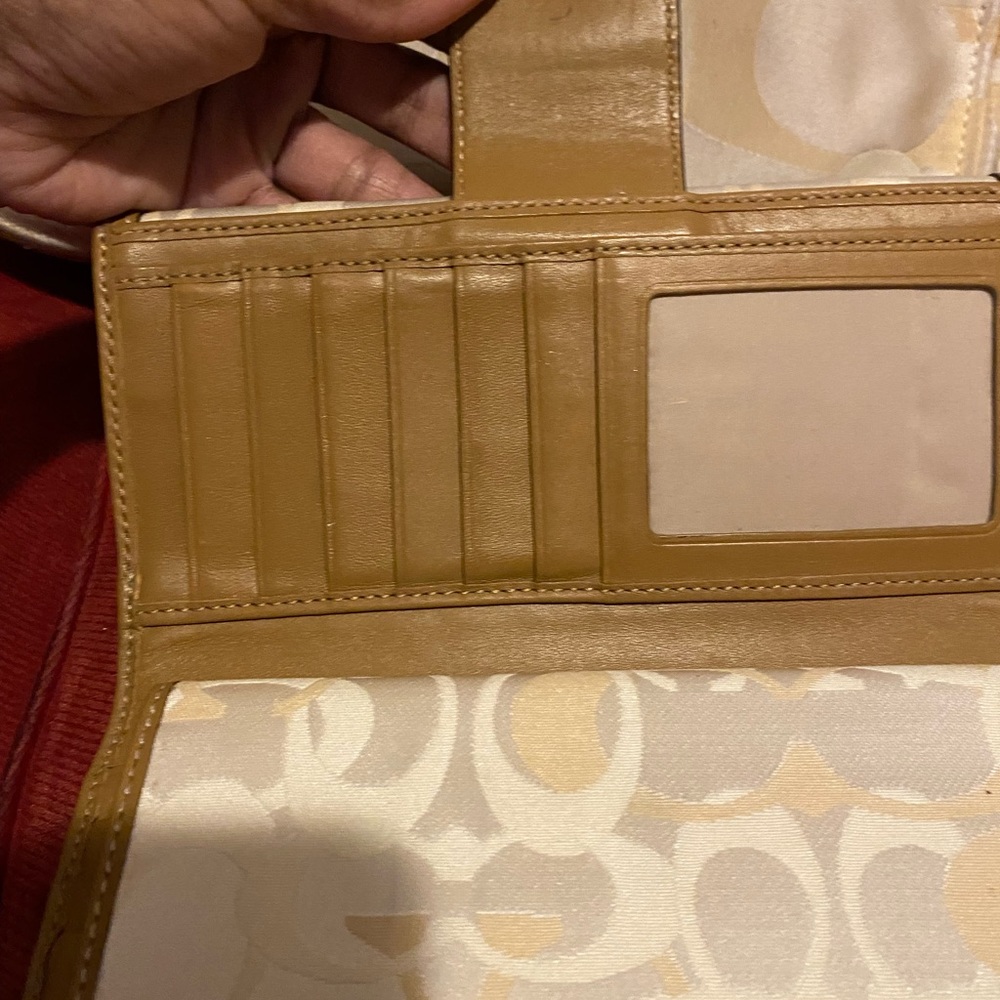 Cream and Tan coach bag with matching wallet - Picture 3 of 10